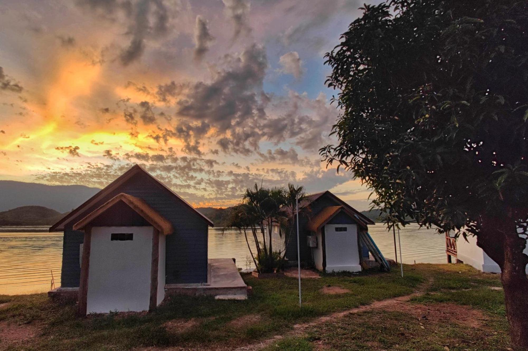 Sunset Nam Ngum Resort Ванг Виенг Екстериор снимка