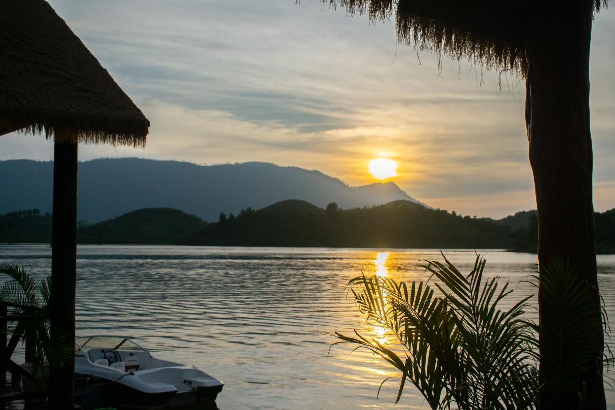 Sunset Nam Ngum Resort Ванг Виенг Екстериор снимка